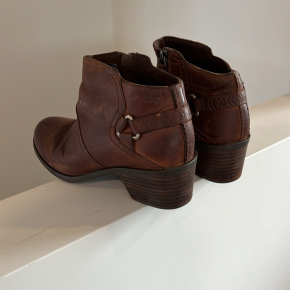 TEVA-BROWN LEATHER ANKLE BOOTS - Picture 11 of 14